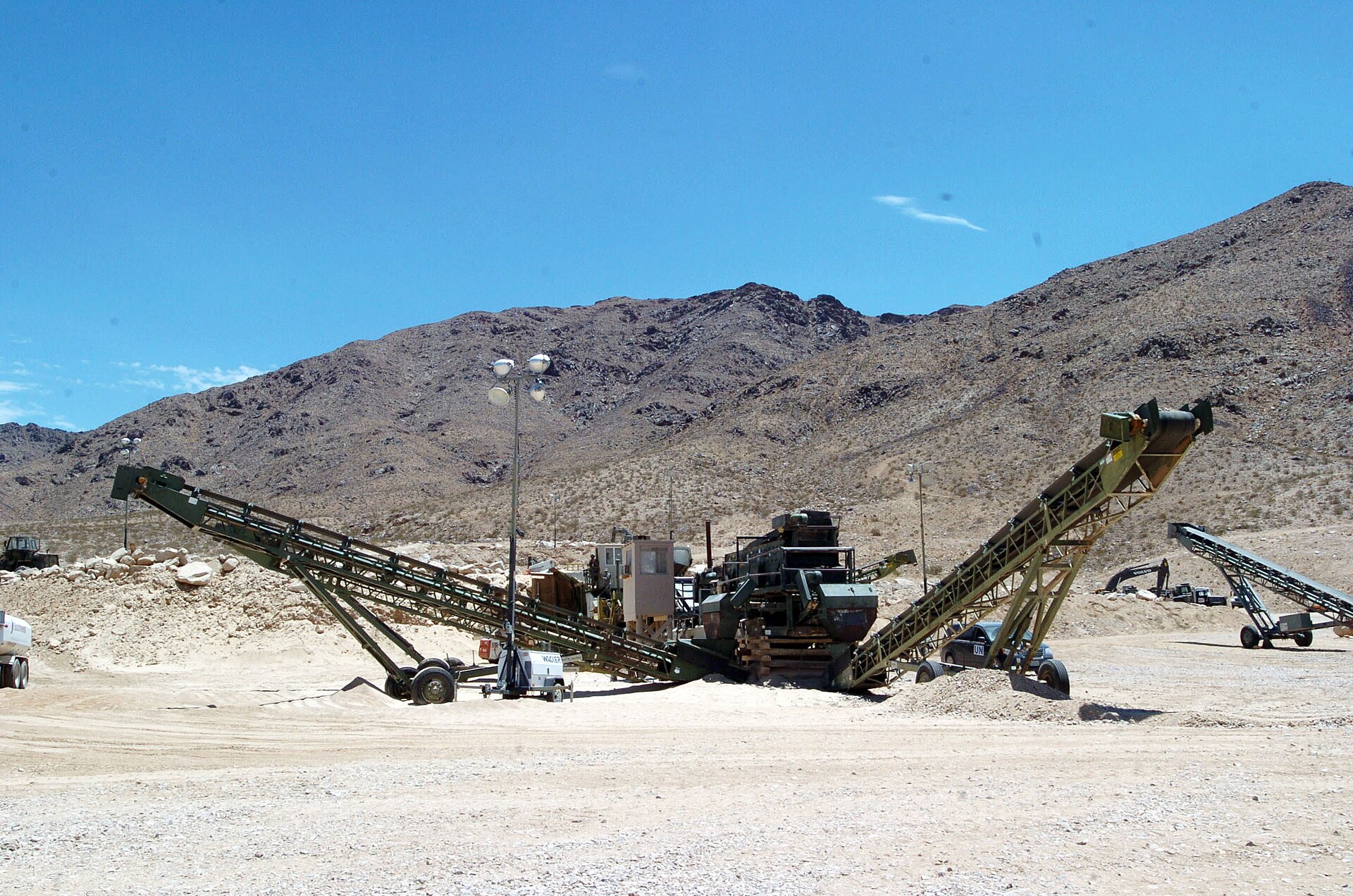 Basalt crushing and screening plant, industry scene